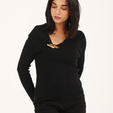KNIT TOP WITH BROOCH DETAIL