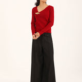 KNIT TOP WITH BROOCH DETAIL