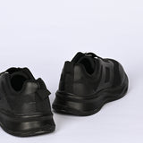 BOYS TRAINERS