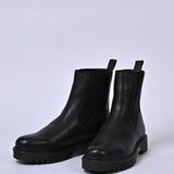 LEATHER CHELSEA BOOTS