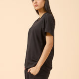 BASIC V-NECK TEE