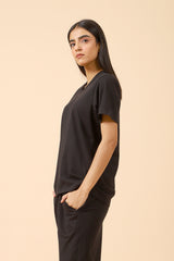 BASIC V-NECK TEE