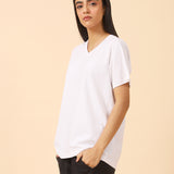 BASIC V-NECK TEE