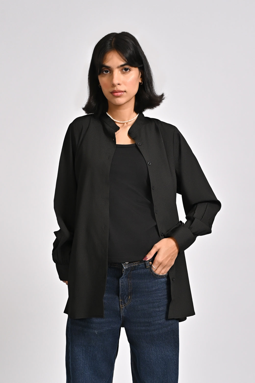 BUTTON DOWN TOP WITH BLOUSED SLEEVES