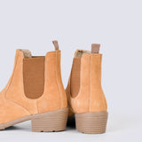 CHELSEA BOOTS