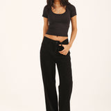 SCOOP NECK CROPPED TEE