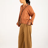 BUTTON DOWN TOP WITH SLEEVE DETAIL