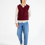 V-NECK SLEEVELESS SWEATER