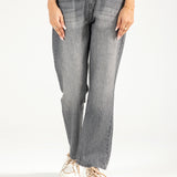 STRAIGHT FIT DENIM