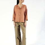 BUTTON DOWN TOP WITH COLLAR DETAIL