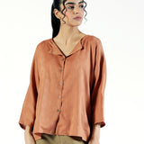 BUTTON DOWN TOP WITH COLLAR DETAIL