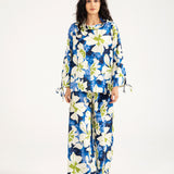 PRINTED TOP WITH NECK DETAIL