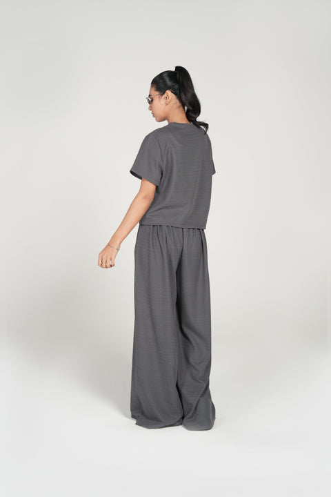 TEXTURED BOXY FIT TEE