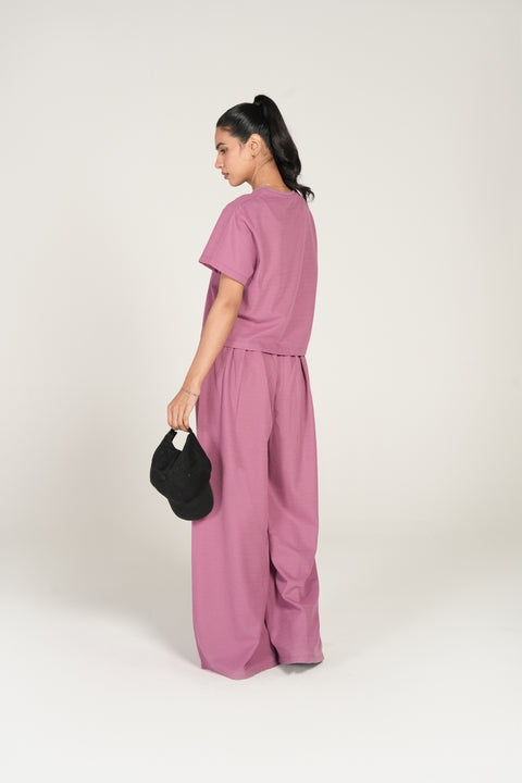 TEXTURED BOXY FIT TEE